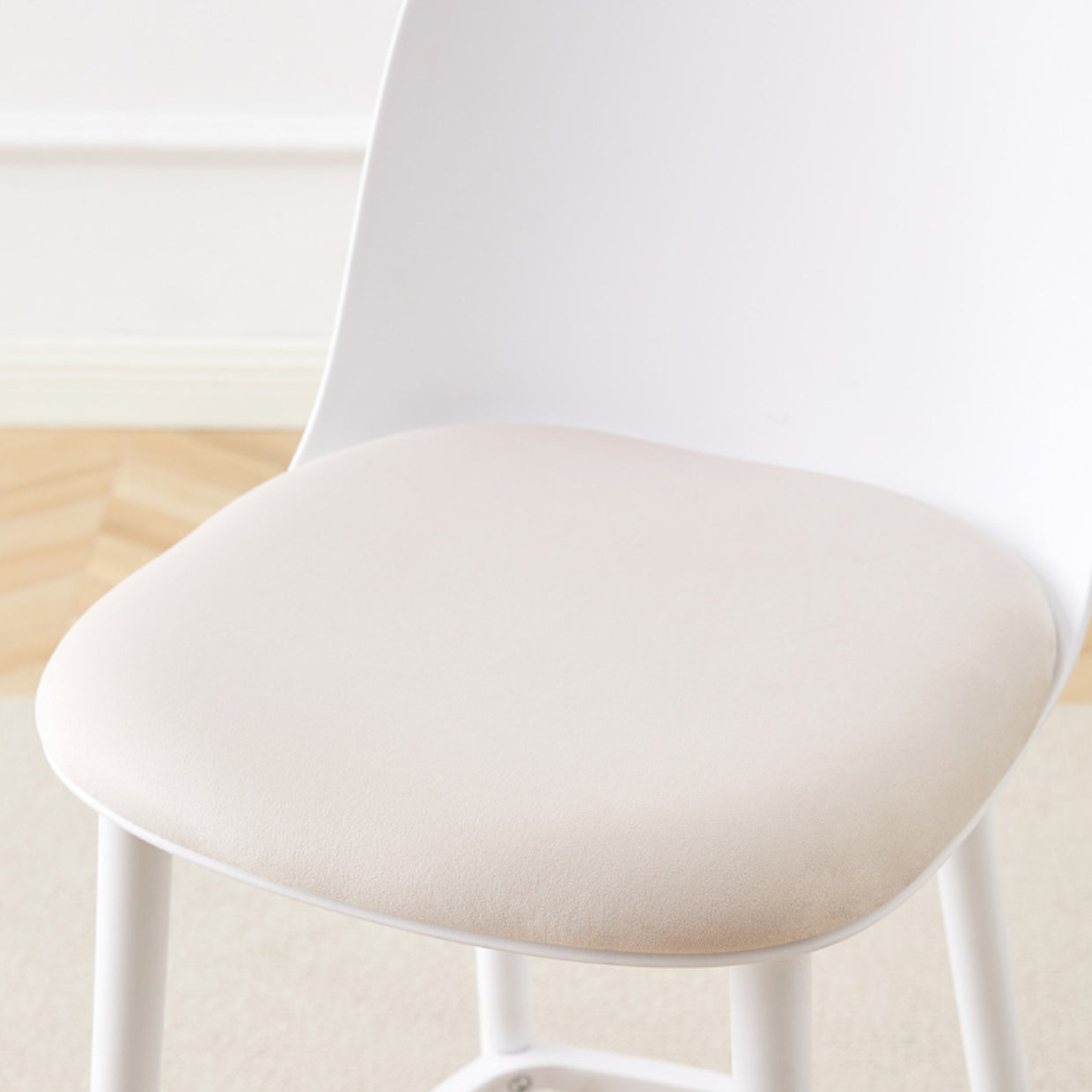 Contemporary Low Back Indoor Armless Plastic Bar Stool with Footrest