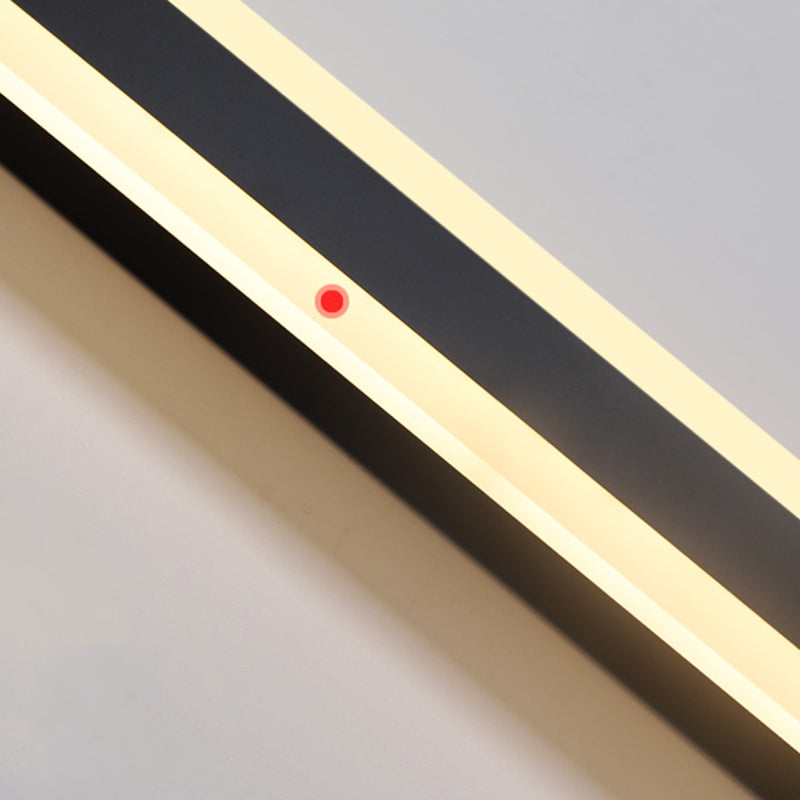 Linear Shape Metal Wall Light Modern Style 1 Light Wall Mount Lighting in Black