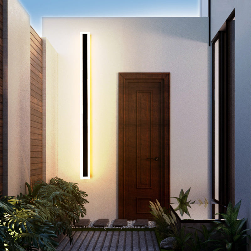 Linear Shape Metal Wall Light Modern Style 1 Light Wall Mount Lighting in Black
