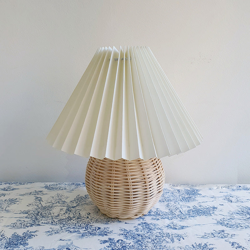 Ball Bamboo Rattan Table Light Modernist 1 Bulb White Night Lampada con cento per la piega