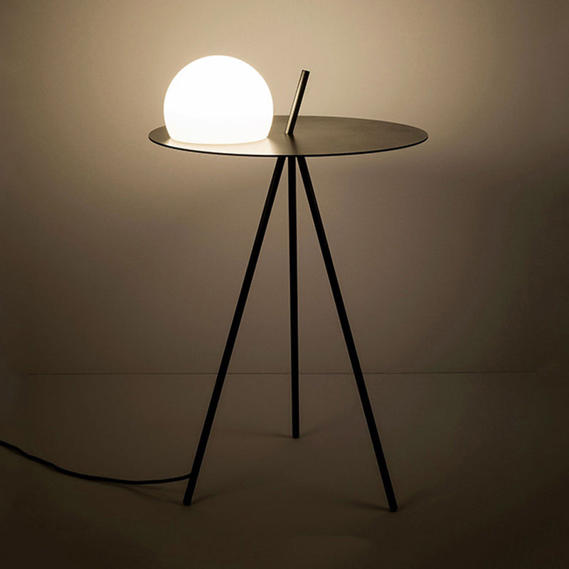 Moderniste LED Night Light Black Finish Circcle Vertical Tripod Tripod Table Lampe With White Glass Shade