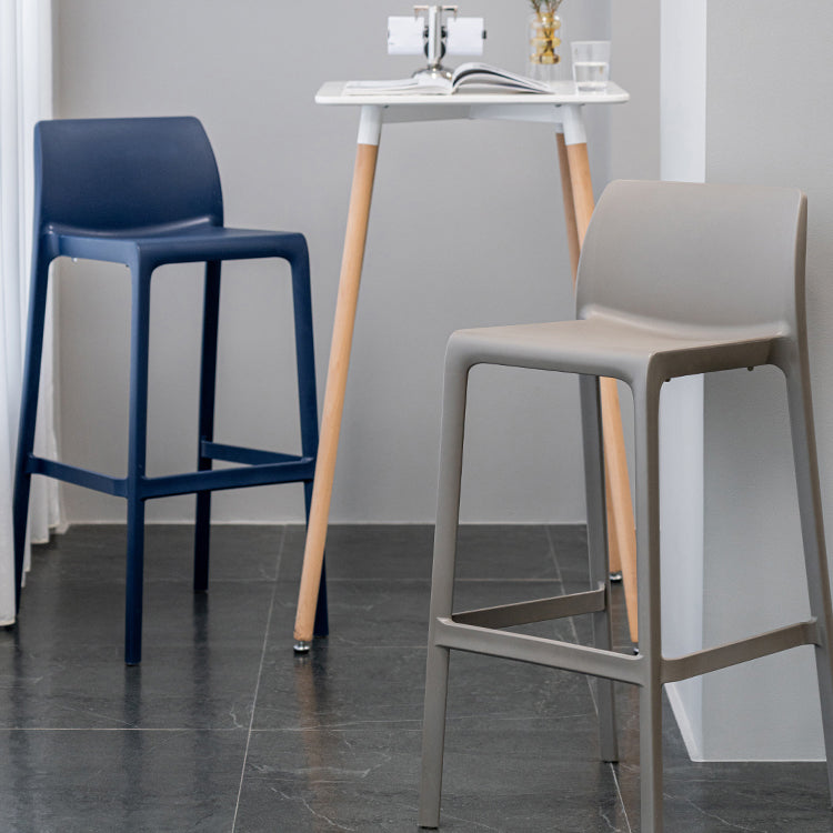 Contemporary Low Back Indoor Plastic Armless Bar Stool with Footrest