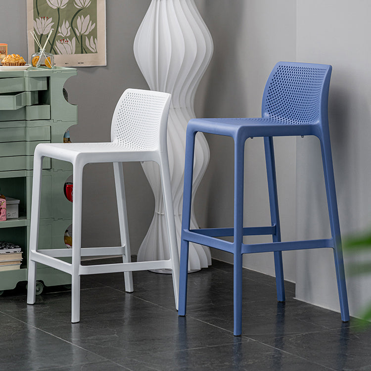 Contemporary Low Back Indoor Plastic Armless Bar Stool with Footrest