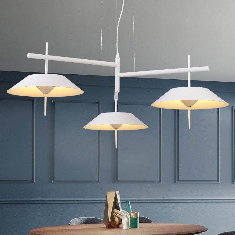 Halbe konische Kronleuchter -Einfachheit Metall 3 Lichter schwarz/weiß hängende Anhänger Licht in warmem/weißem Licht