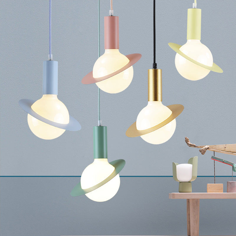 1 Light Dining Room Pendant Light avec balle en verre blanc ombre post-moderne rose / bleu / vert lampe suspendue