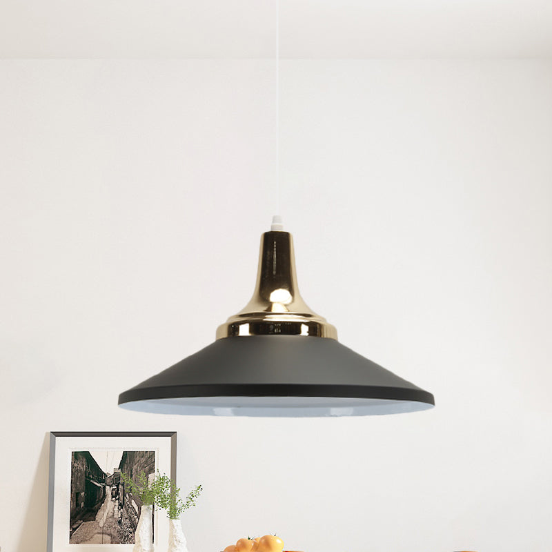 Luz de colgante de cono poco profundo contemporáneo Una lámpara de colgante de aluminio ligero para cocina del hotel