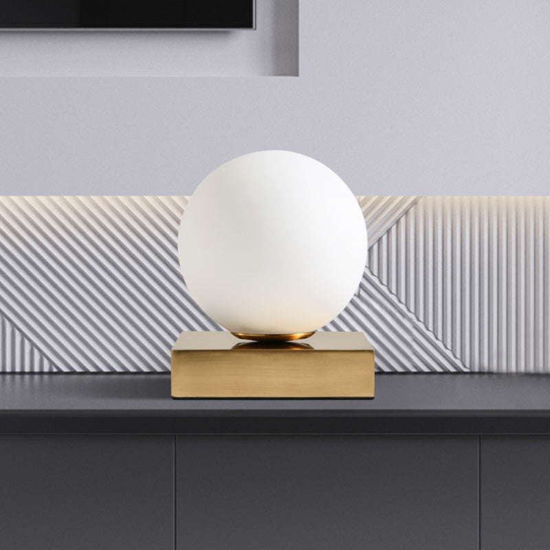Modernisme ronde bal tafellamp wit glas