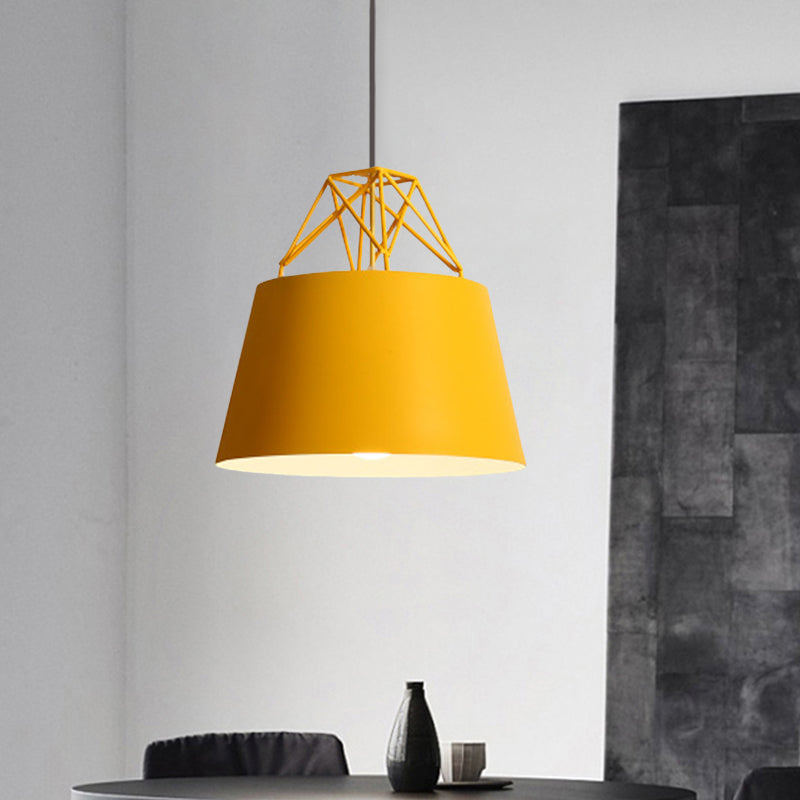 Luz de color colgante de cubo metálico jaula de restaurante 1 cabezal lámpara colgante de estilo macarrón con alambre de hierro