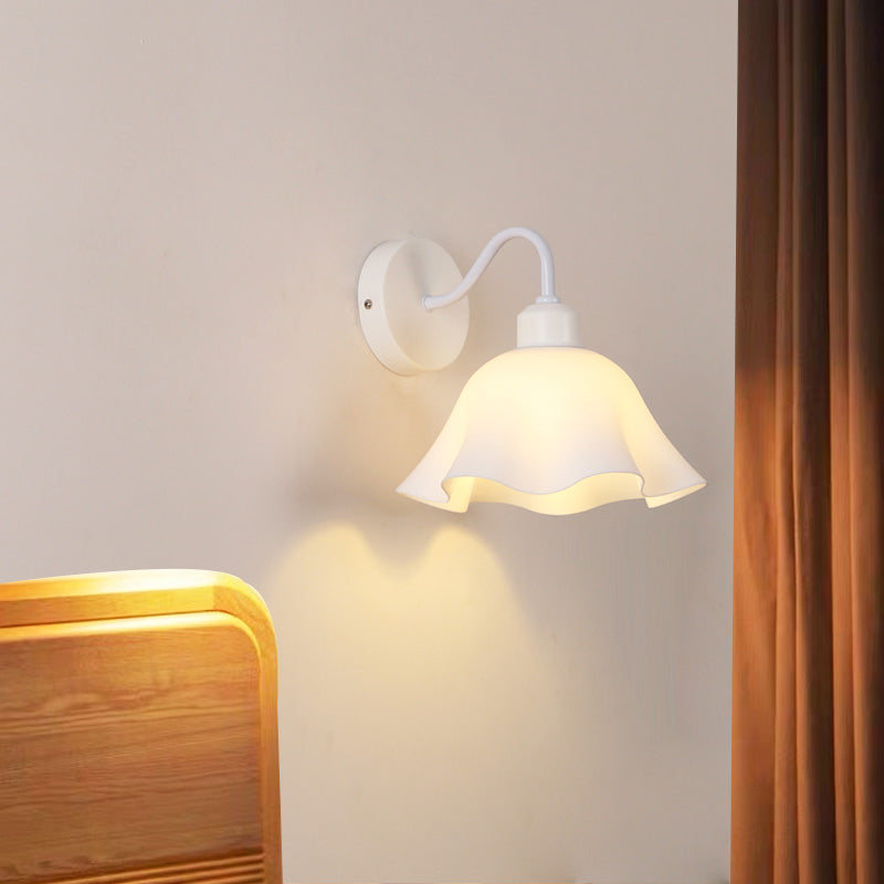Modern Metallic Wall Light Sconce Minimalist Wall Light Fixture for Bedroom
