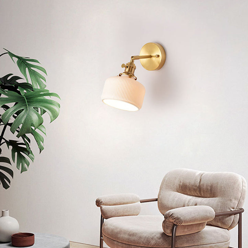 Postmodern Minimalist Golden Metal Wall Light Sconce for Washroom