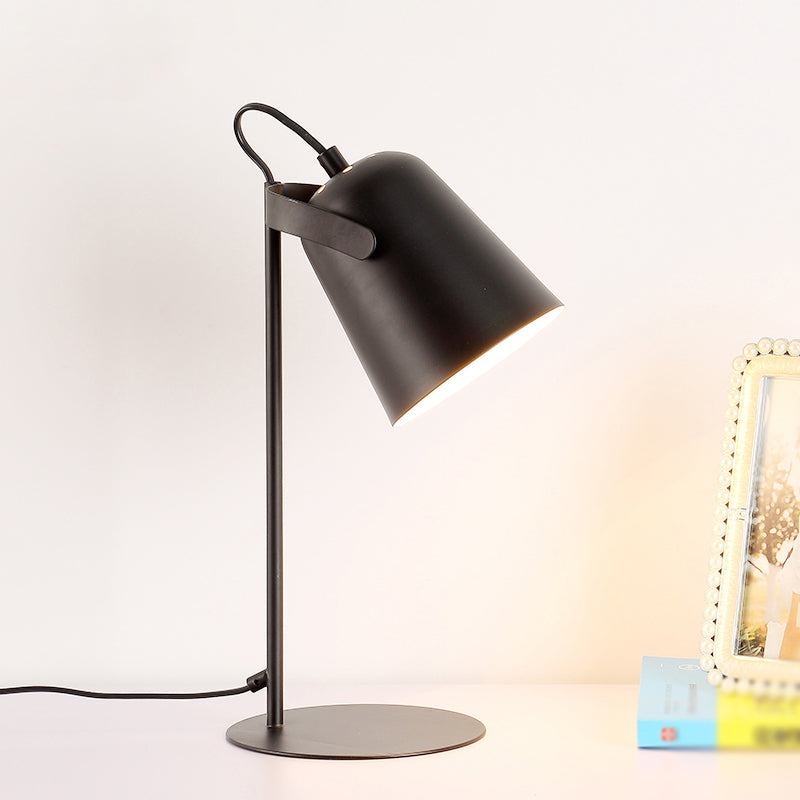Macoron -Stil verjüngter Schreibtisch Beleuchtung 1 leichte metallische Rotatable Leslicht in Schwarz/Weiß für Schlafzimmer