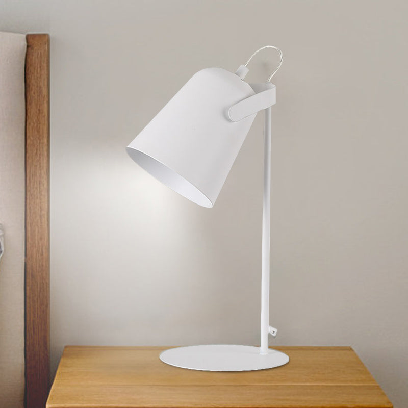 Macoron -stijl taps toelopende bureauverlichting 1 licht metalen roteerbaar leeslicht in zwart/wit voor slaapkamer