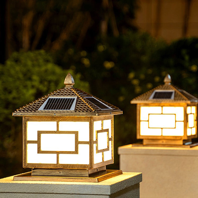 Simple Geometric LED Solar Lighting Fixture with Acrylic Shade for Garden