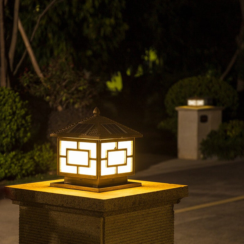 Simple Geometric LED Solar Lighting Fixture with Acrylic Shade for Garden