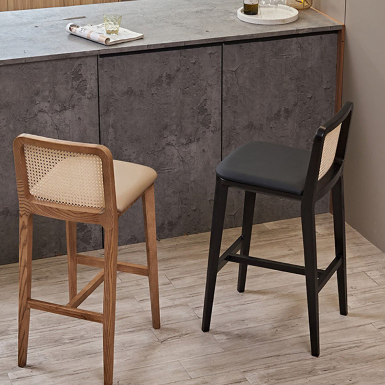 Contemporary Style Low Back Solid Wood Armless Bar Stool for Home