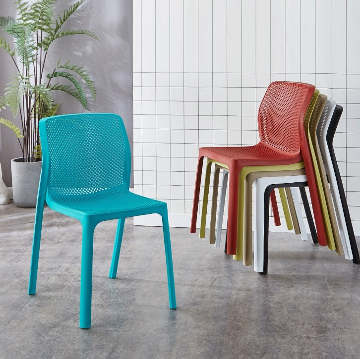 Contemporary Style Low Back Plastic Dining Side Chair for Home Use