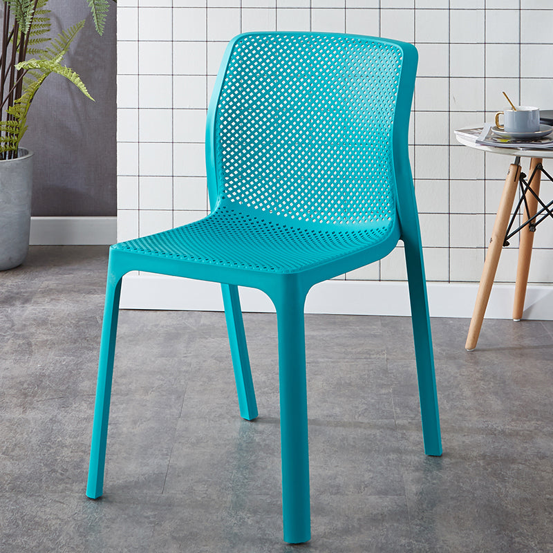 Contemporary Style Low Back Plastic Dining Side Chair for Home Use