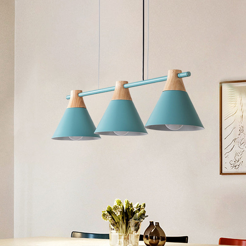 Macaron Cone Fer Hanging Light 3 Heads Island Pendant en noir / blanc / bleu et bois sur table à manger