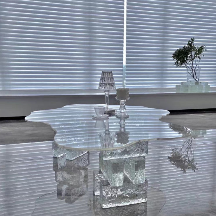 White Plastic Modern Free-Form Single Coffee Or End Table for Bedroom