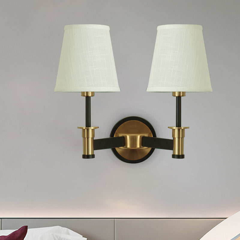 Tessuto bianco/beige muro appeso leggero conico 2 luci in campagna illuminazione montata