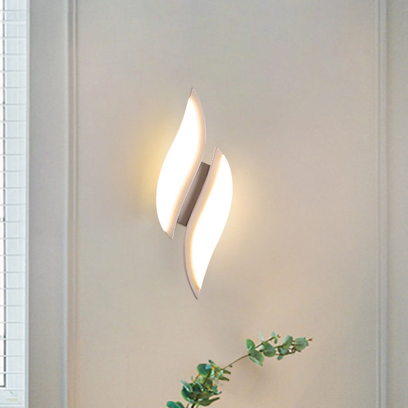 Leaf Small LED Wall Sconce Simplicity Acrylic White Wall Mount Lighting in Warm/White Light