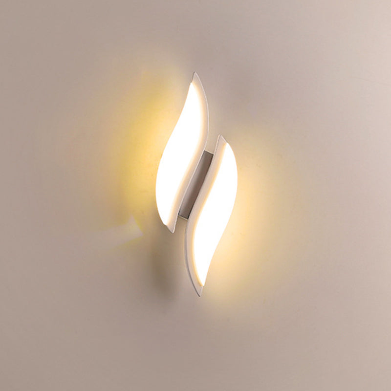 Leaf Small LED Wall Sconce Simplicity Acrylic White Wall Mount Lighting in Warm/White Light