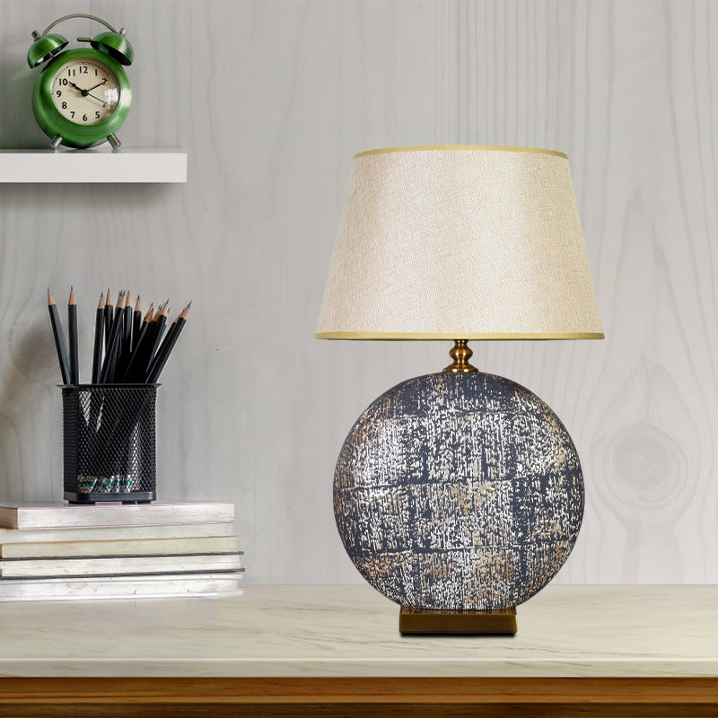 Stof beige tafel licht taps toelopend 1 kop woonkamer nachtkastje lamp met verontruste ronde basis