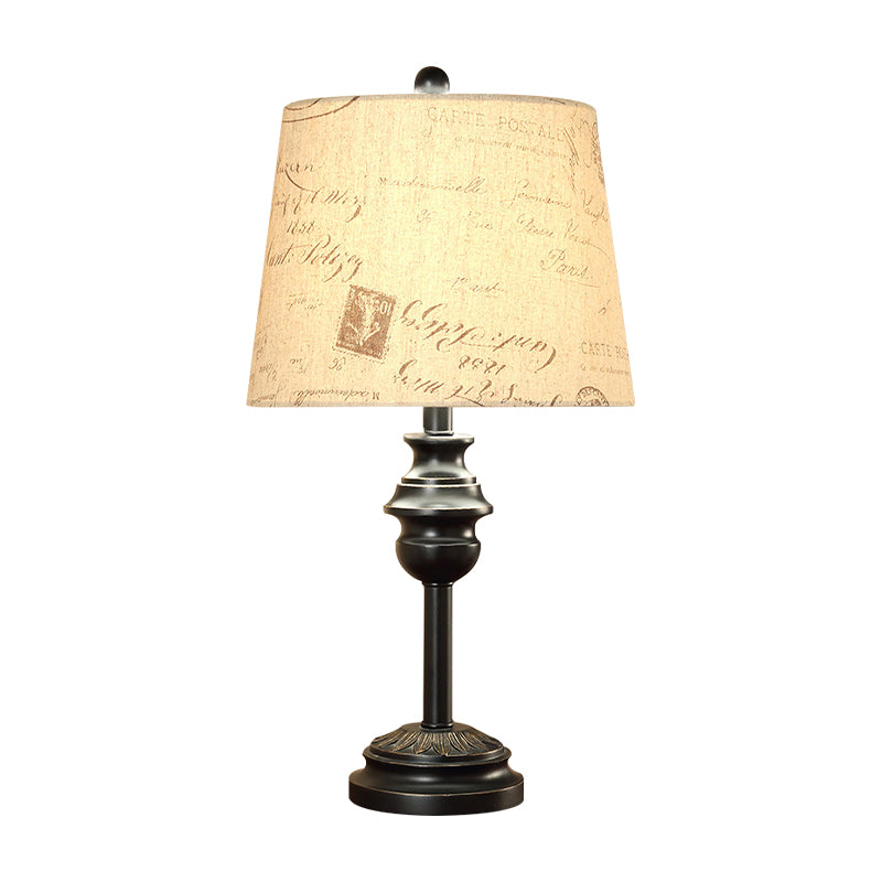 Illuminazione da tavolo in tessuto stampato con scritta a tamburo affusolata rustica a lampadina singola, colore nero