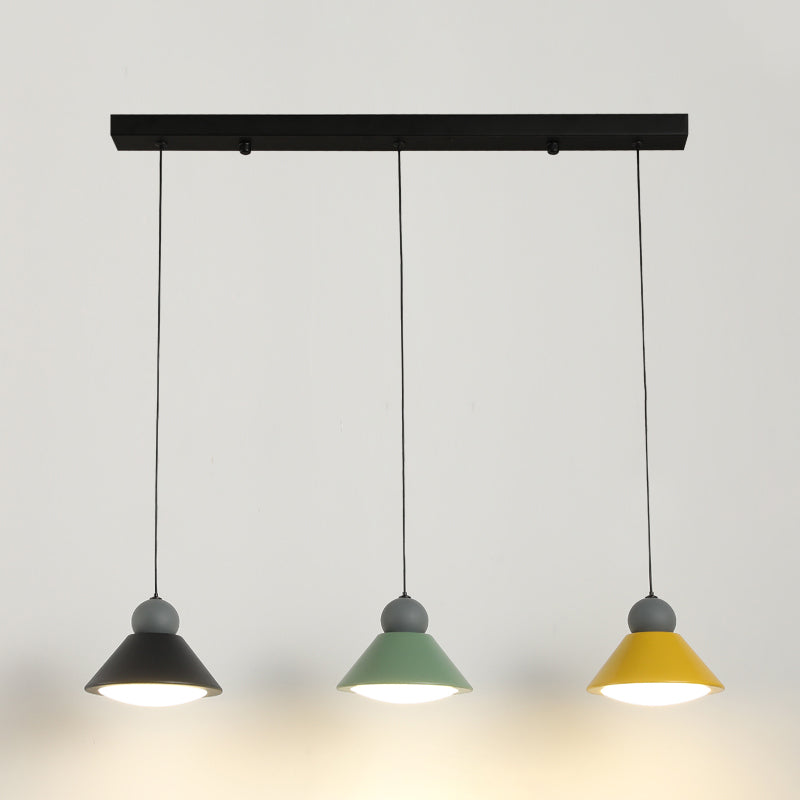 Salle à manger à 3 légers Macaron Macaron Macaron Black-Yellow Pendante LED avec ombre en métal conique