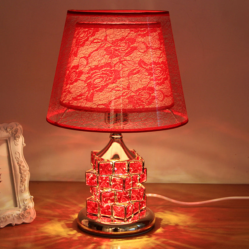 1 Kopf Rosendruck gedrucktem Stofftisch Lampe Vintage Romantische Rot/Gold Dual Cone Shade Nachtlicht mit Würfelkristallbasis