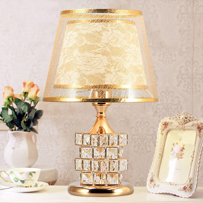 1 Kopf Rosendruck gedrucktem Stofftisch Lampe Vintage Romantische Rot/Gold Dual Cone Shade Nachtlicht mit Würfelkristallbasis