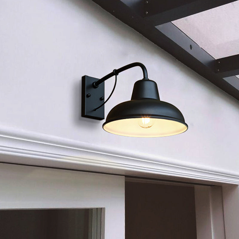 Single-Bulb Wall Sconce Farmhouse Terrance Wall Mounted Light with Bowled Metal Shade in Black/Silver