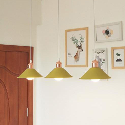 Modernist Style Conical Suspended Lamp 1 Light Metallic Hanging Light Fixture in Black/White for Living Room