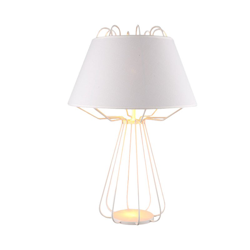 Frame tavolo da notte Luce modernista Irondista 1 lampadina lampada da notte bianca/nera con tonalità in tessuto