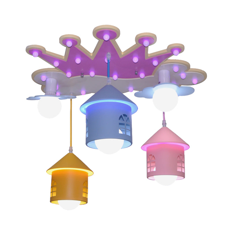 Pink Crown Form Semi Flush Mount Cartoon 5 Lichter Holzspülende Deckenlampe mit Hauseisenschatten