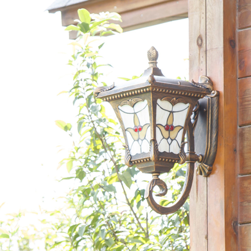 Bronze/Rust Red Scrolled Arm Wall Mounted Light Country Metal 1 Light Courtyard Wall Sconce Lighting with Flower Pattern