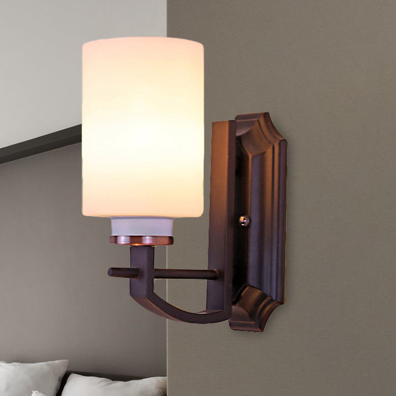 Funzione da parete da parete con cilindro di vetro lattigino antico 1/2 co-testa, illuminazione da parete del soggiorno in nero