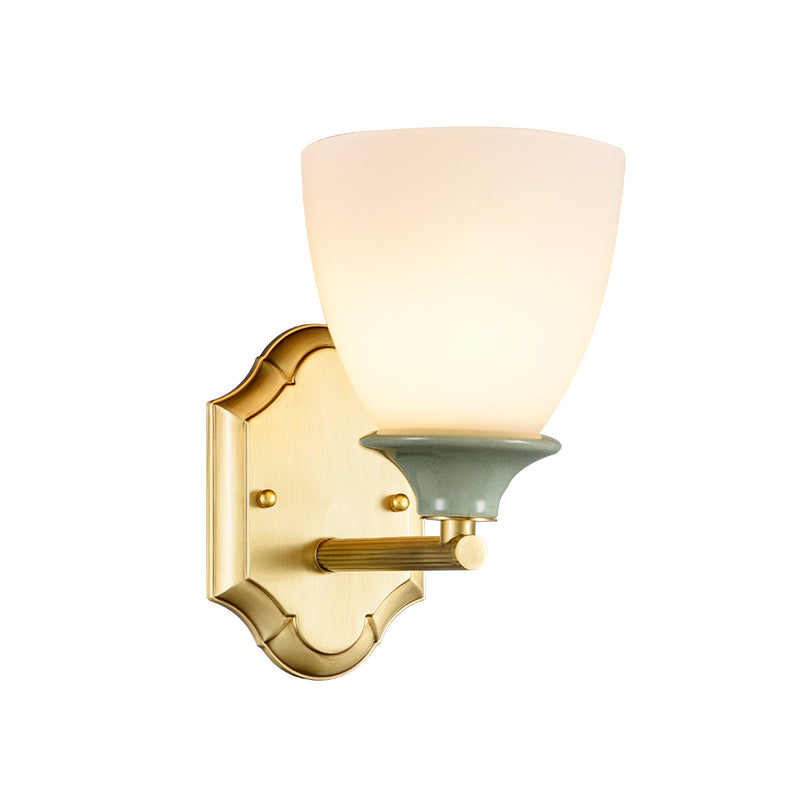 Lampada da parete in oro in vetro crema 1 bulbo tradizionalista lampada da parete con braccio dritto