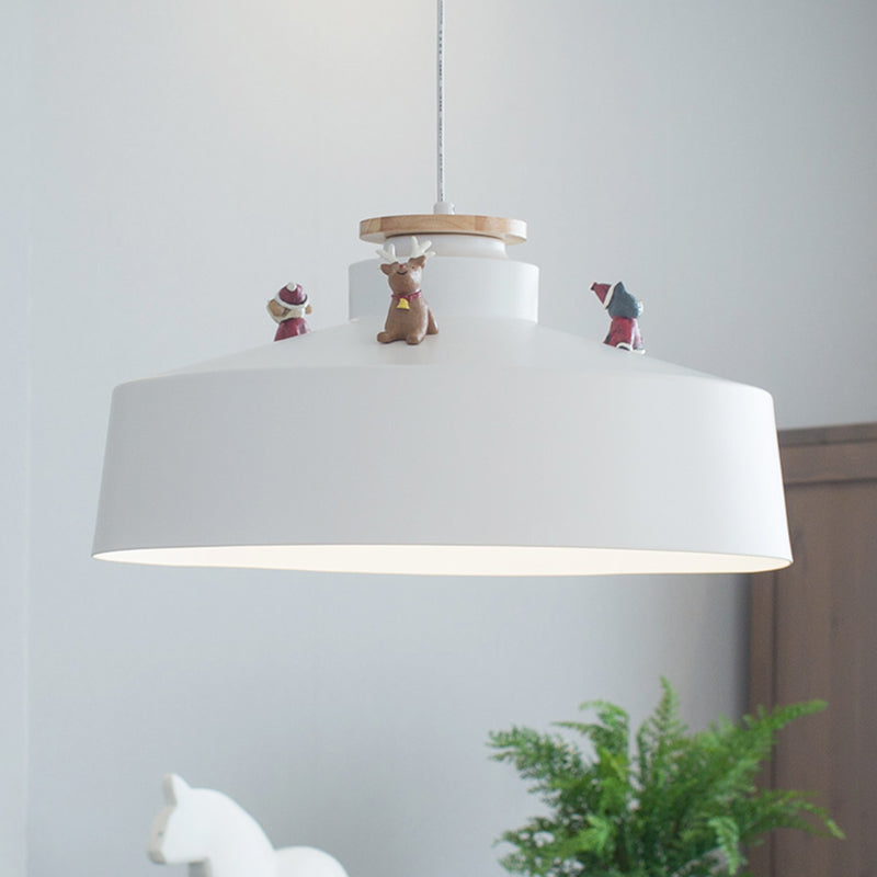 Nordic Barn Shade Iron Pendant Lighting 1 Head Suspension Lamp in Black/White with Christmas Statue