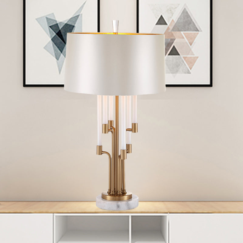 Lampada da tavolo tradizionale a tamburo con 1 illuminazione da comodino in tessuto leggero in oro interno con decorazione in cristallo flauto