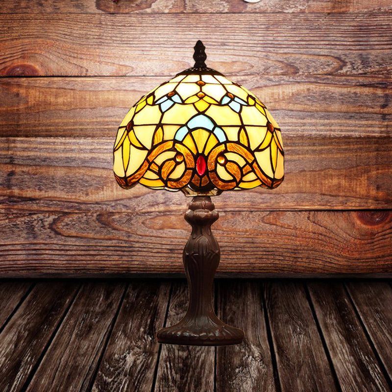 1 Glühbirne gewölbte Tischbeleuchtung Barock Dark Coffee Spikelet-Muster Buntglas Nachtlampe