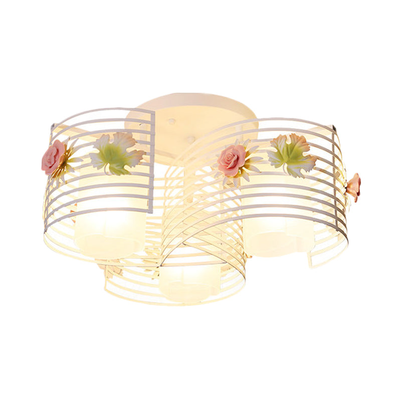 3-Light près de la lampe de plafond fleur coréenne Swirled Fer Semi Flush Lightture avec une nuance en verre mate intérieure