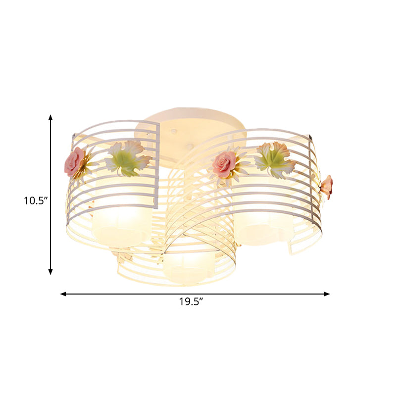 3-Light près de la lampe de plafond fleur coréenne Swirled Fer Semi Flush Lightture avec une nuance en verre mate intérieure