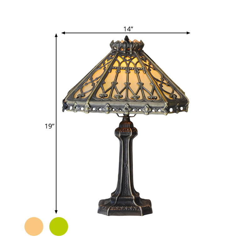 Bronze Pyramid Nightstand Light Mission Style Single Green / Beige Verre Table Table pour le salon