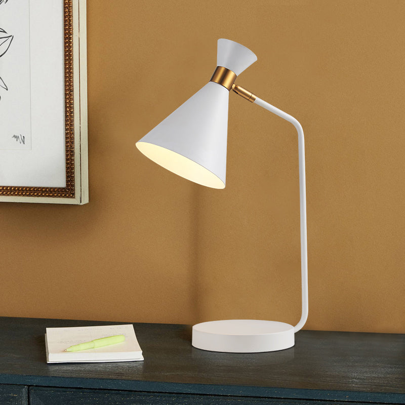 Minimalistischer ausgeweiterter Tisch Licht Metallic 1 Leichte Wohnzimmer Lesebuchlampe in Weiß/Schwarz -Finish