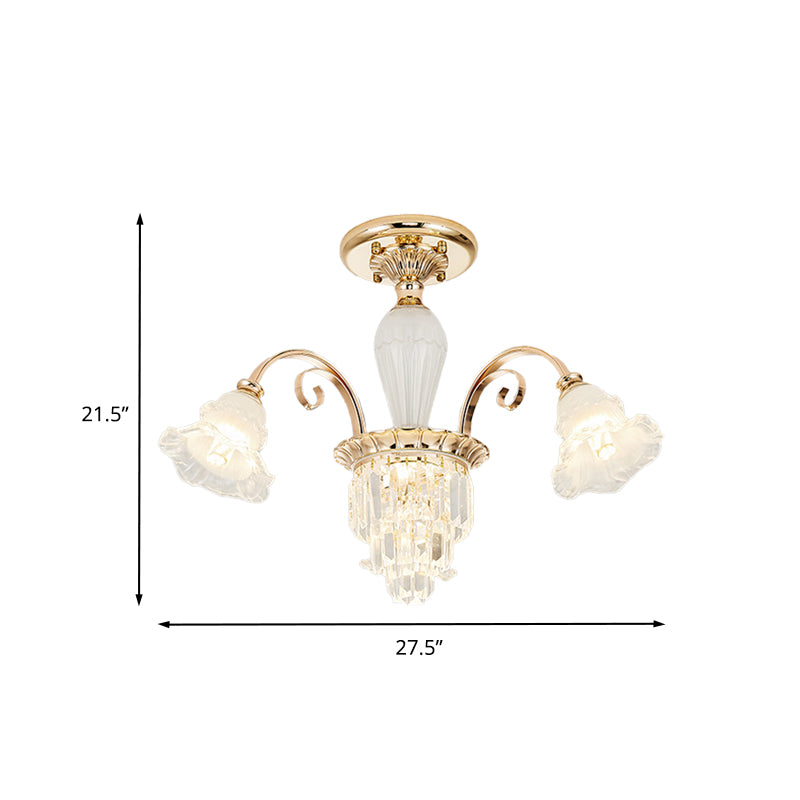 Zeitgenössische Blüte Semi Flush Light 3 Köpfe Opalglas Flush Mount Rampenlicht in Gold mit Kristalldekoration