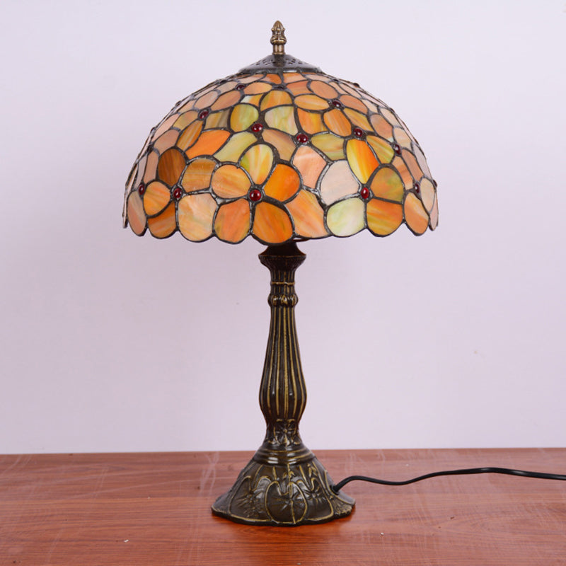 Lampada da tavolo da soggiorno singola Lampada da notte in bronzo barocco con paralume in vetro colorato a fiori