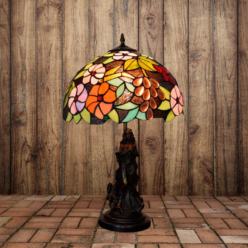 Tiffany Glass Trauben Tischlampe Barock 1-Bulb Braun/grün/weißbraunes Nachtstand Licht mit Mädchenbasis