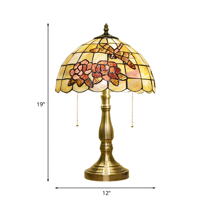 Brackaged Brass 2-Bulb Nightstand Light Tiffany Shell Dragonfly sur la lampe de table à pivoine avec chaîne de traction
