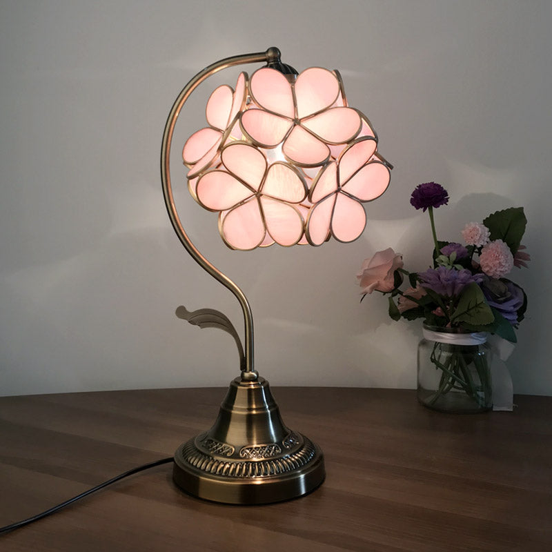 Roze glazen cluster-bloemtafel licht romantisch Tiffany enkele bronzen nachtstandaardlamp